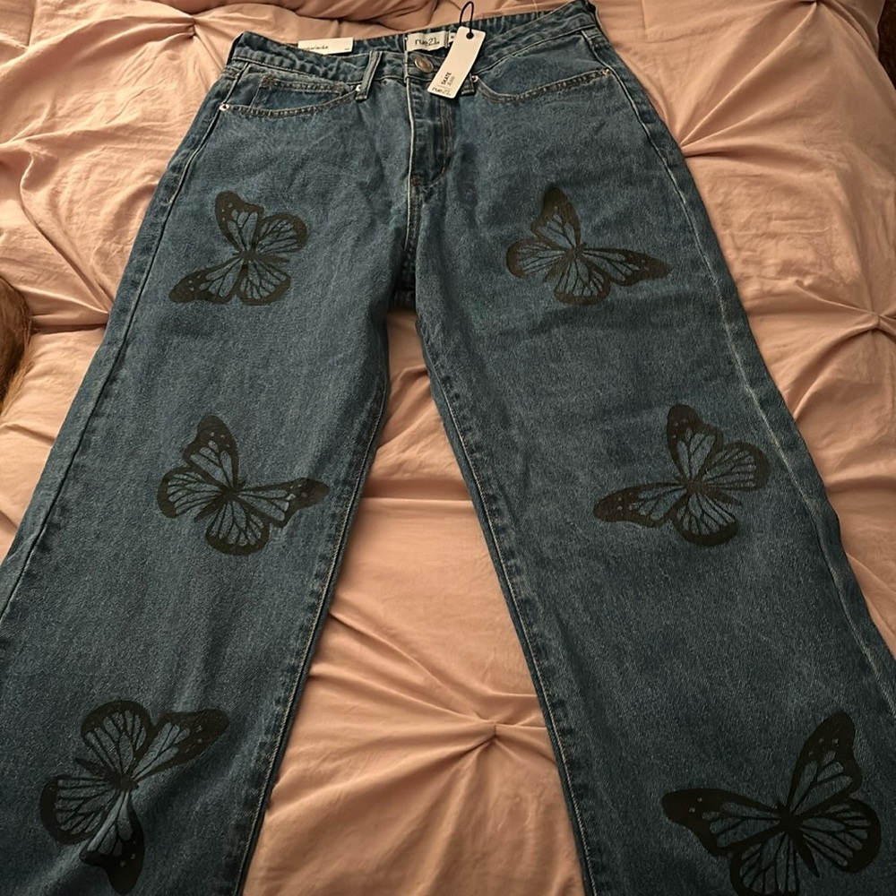 Never worn Rue21 Butterfly Jeans